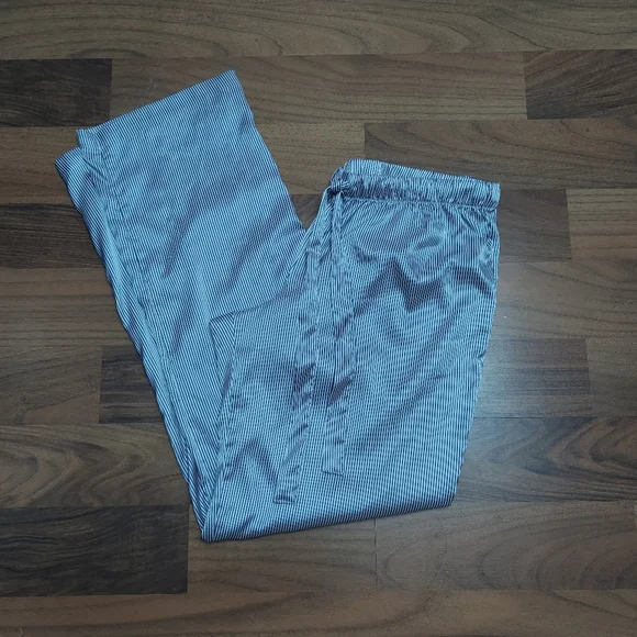 Victoria Secret satin pjs - Picture 2 of 2